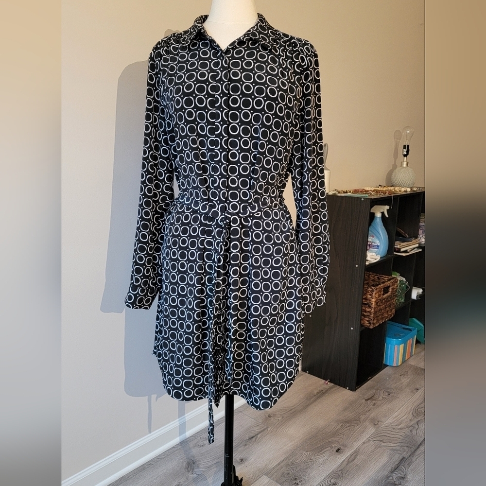Banana Republic Black and White Circle Pattern Dress